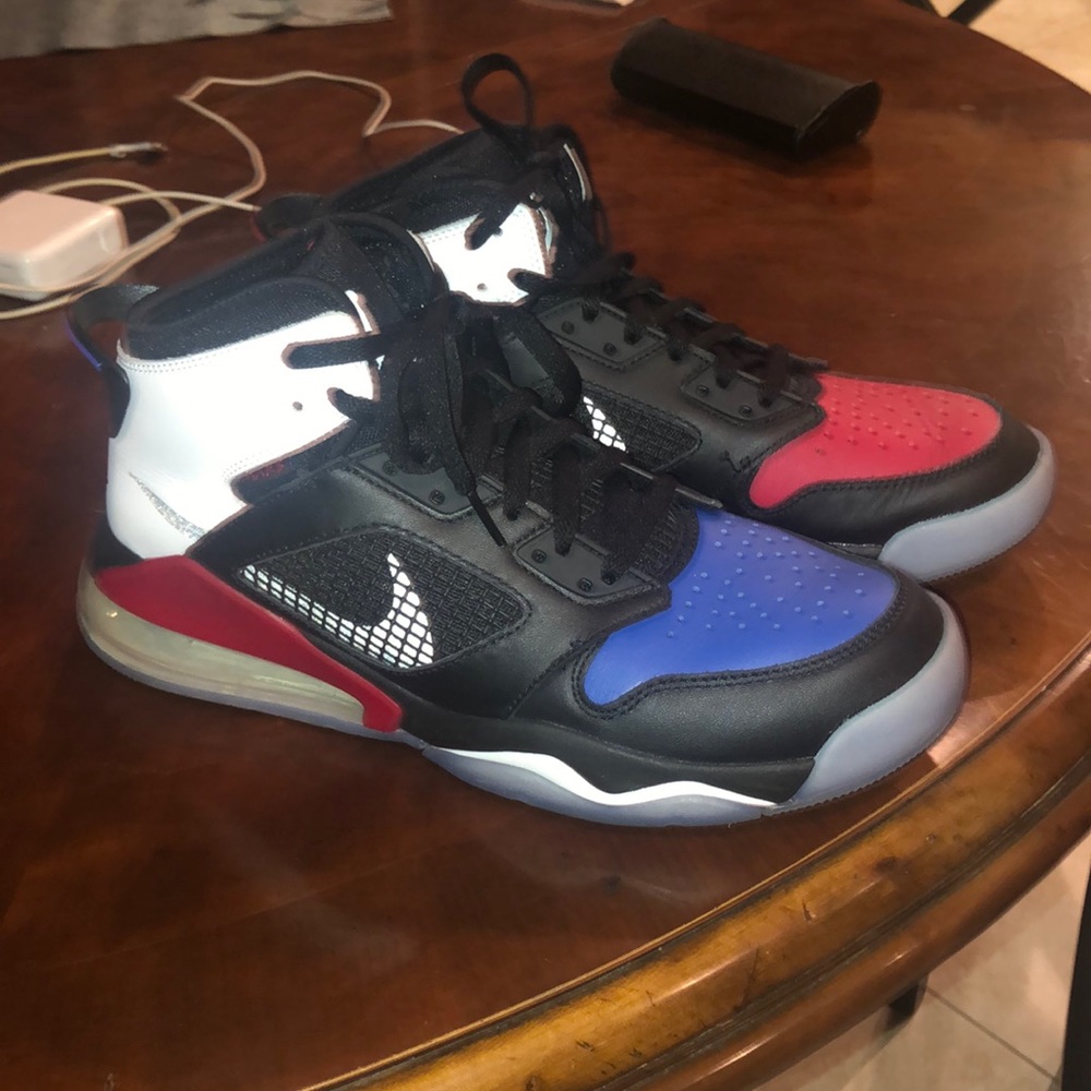 Men’s Jordan Mars 270 Top 3